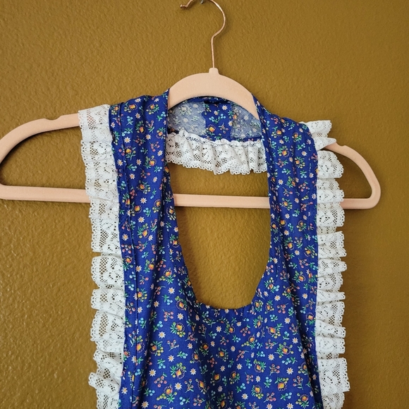 Homemade Floral Apron - Picture 3 of 7